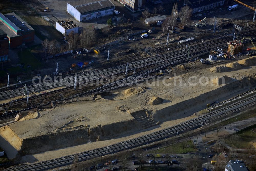 Aerial image Berlin - Preparations for the construction of the bridge to the South Stand at the station Ostkreuz in Berlin-Friedrichshain are well advanced. Good to see the heaped mound