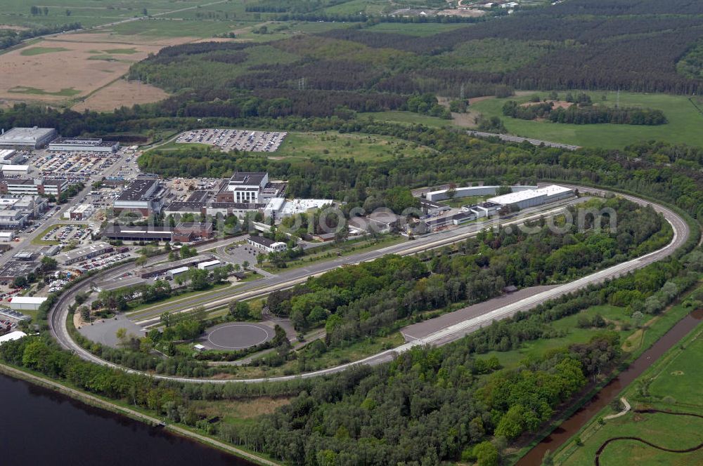 Aerial photograph Wolfsburg - Die VW-Teststrecke nördlich der Volkswagen-Werke in Wolfsburg. The VW test track north of the Volkswagen plants in Wolfsburg.