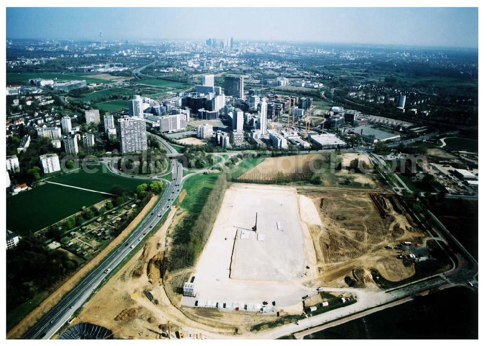 FRANKFURT AM MAIN from above - Baustelle am Gewerbegebiet der HVB Immobilien AG am Eschborner Dreieck in Frankfurt Sossenheim.Beeindruckende Immobilie mit Symbolcharakter. Seit Oktober 2002 realisieren wir als Generalunternehmer für HOCHTIEF Projektentwicklung die Zentrale der EUROHYPO AG. Mit dem Umzug in die neue Firmenzentrale im Frühjahr 2004 wachsen die Hypothekenbanken der Commerzbank, der Deutschen Bank sowie der Dresdner Bank in Eschborn zusammen.