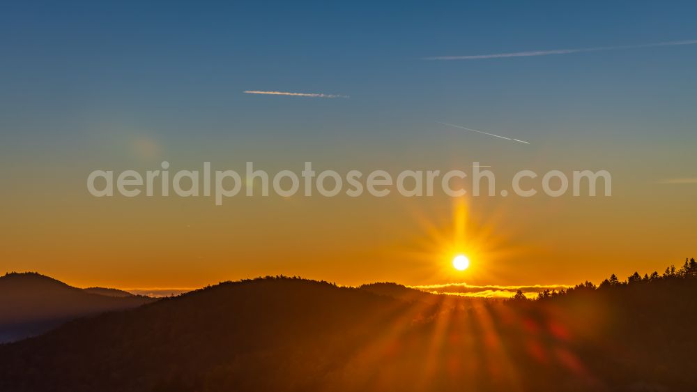 Aerial photograph Lindelbrunn - Forest and mountain scenery in Lindelbrunn in the state Rhineland-Palatinate, Germany