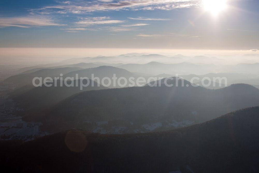 Aerial image Leinsweiler - Forest and mountain scenery Pfaelzerwald in evening lightt in near Leinsweiler in the state Rhineland-Palatinate