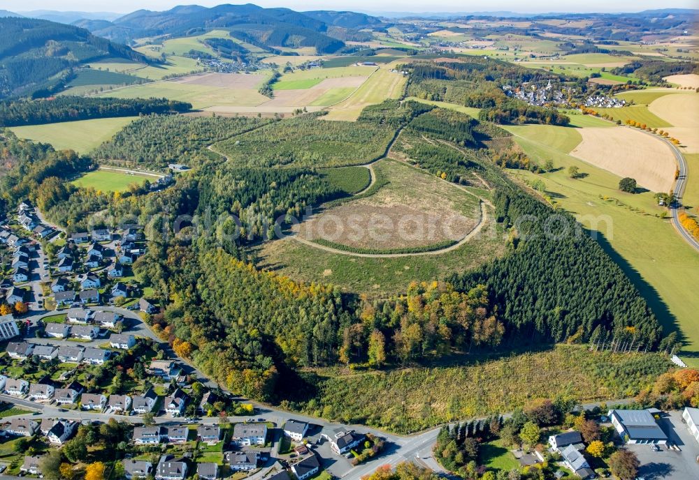 Aerial photograph Schmallenberg - Forest and mountain scenery in Schmallenberg in the state North Rhine-Westphalia