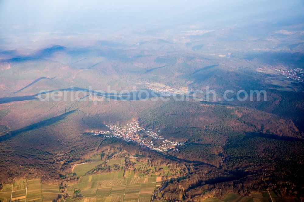 Aerial photograph Dörrenbach - Forest and mountain scenery des suedlichen Pfaelzerwald in Doerrenbach in the state Rhineland-Palatinate