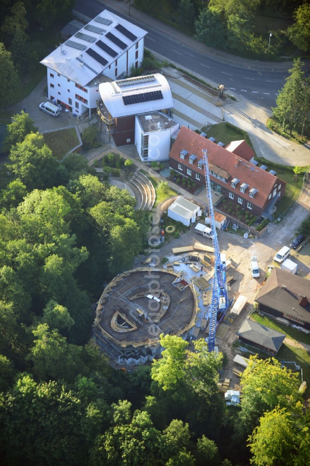 Aerial image Eberswalde - Ansicht des Wald Solar Heim Gästehauses und der Baustelle des Erneuerbare Energien Zentrums in Eberswalde im Bundesland Brandenburg. Das Wald Solar Heim wird durch den FWE Förderkreis Waldschule Eberswalde e.V betrieben. Bauherr des Erneuerbare Energien Zentrum ist der E.I.C.H.E. e.V. Es wird durch die Architekten von GAP Berlin geplant und errichtet. / View at the forest solar home guest house and the construction site of the Renewable Energy Centre in Eberswalde in the federal state of Brandenburg. The forest solar home is operated by the FWE Förderkreis Forestschool Eberswalde e.V. Developer of the Renewable Energy Centre is the E.I.C.H.E. e.V. Eberswalder Information Center Wood and renewable Energies r.a. It is planned and constructed by the architects of CAP Berlin.