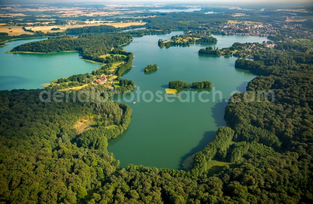 Aerial photograph Feldberger Seenlandschaft - Forests on the shores of Lake Haussee with islands Grabenwerder and Liebesinsel in Feldberger Seenlandschaft in the state Mecklenburg - Western Pomerania