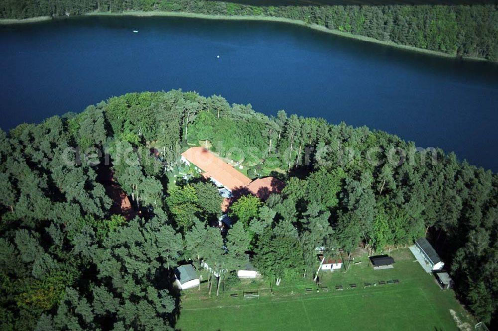 Lychen from above - Blick auf das Waldhotel Sängerslust am Zenssee in Lychen. Kontakt: Haus am Zenssee 2, 17279 Lychen; Tel.: 039888 - 646 00