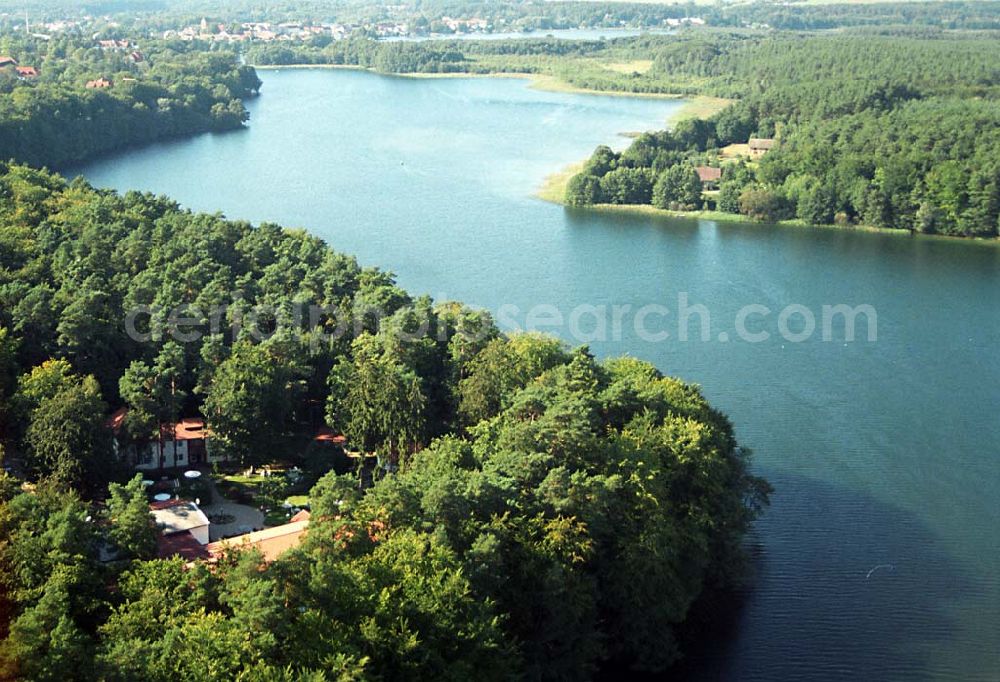 Lychen from above - Blick auf das Waldhotel Sängerslust am Zenssee in Lychen. Kontakt: Haus am Zenssee 2, 17279 Lychen; Tel.: 039888 - 646 00