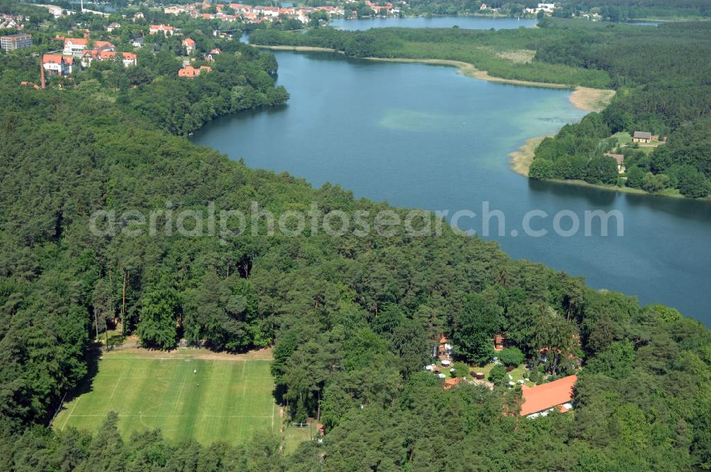 Aerial image LYCHEN - Blick auf das Waldhotel Sängerslust am Zenssee in Lychen. Kontakt: Familie Hinrichs, Haus am Zenssee 2, 17279 Lychen, Tel. +49(0)39888 646-00, Fax +49(0)39888 646-46, e-mail: info@saengerslust.de