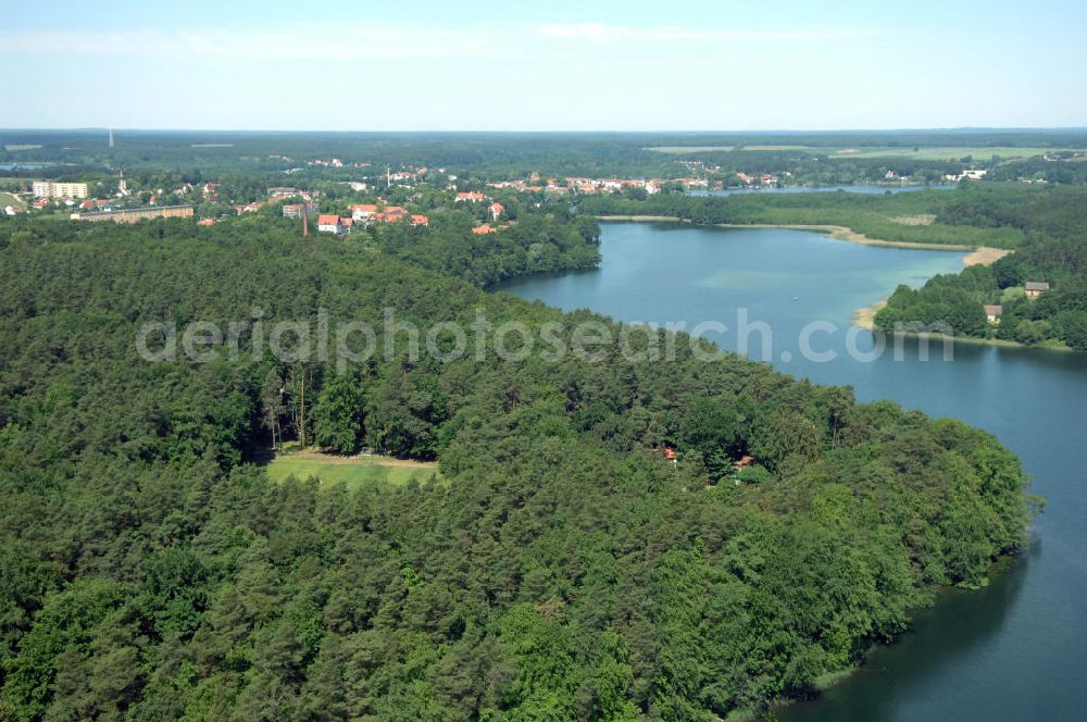 Aerial image LYCHEN - Blick auf das Waldhotel Sängerslust am Zenssee in Lychen. Kontakt: Familie Hinrichs, Haus am Zenssee 2, 17279 Lychen, Tel. +49(0)39888 646-00, Fax +49(0)39888 646-46, e-mail: info@saengerslust.de