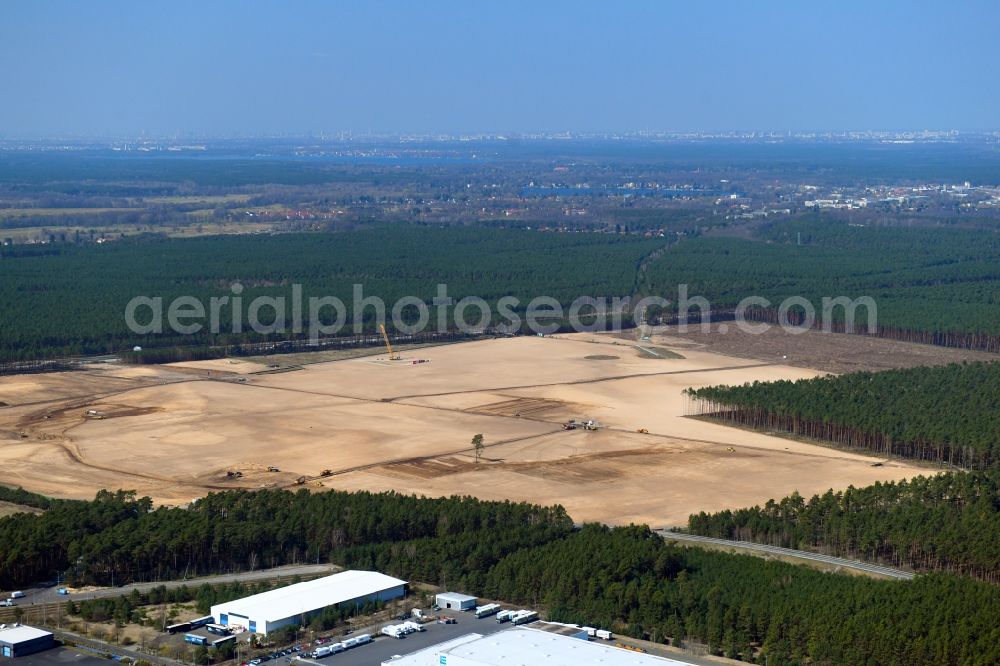 Aerial photograph Freienbrink - Industrial and commercial area Tesla Gigafactory 4 on Schlehenweg - Eichenstrasse in Freienbrink in the state Brandenburg, Germany