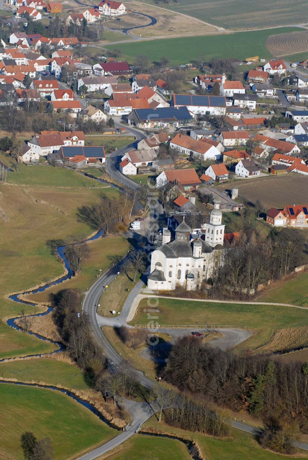 Sielenbach from the bird's eye view: , Blick auf die Wallfahrtskirche Maria Birnbaum. Die barocke Wallfahrtskirche Maria Birnbaum wurde 1661 – 1668 als erste Kuppelkirche nördlich der Alpen errichtet. Kirche: Maria-Birnbaum -Straße 51, 86577 Sielenbach, Tel: 08258/ 9985-0, Fax: 08258/998510 Deutscher Orden: Klosterweg 1, 83629 Weyarn, Tel:08020/90 61 00, Fax: 08020/90 61 01.