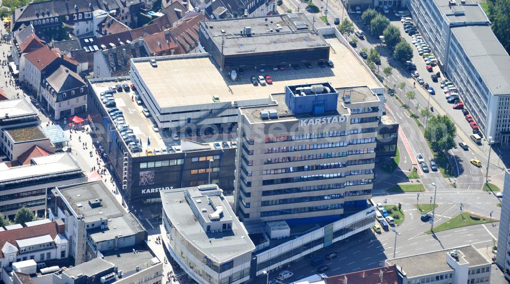 Aerial photograph Saarbrücken - Filialenkomplex der Warenhauskette Karstadt Warenhaus GmbH mit angeschlossenem öffentlichen Parkhaus an der Bahnhofstraße in Saarbrücken im Saarland. Branches complex of warehousing company Karstadt Warenhaus GmbH with affiliated public parking ramp at Bahnhofstrasse in Saarbrücken in Saarland.