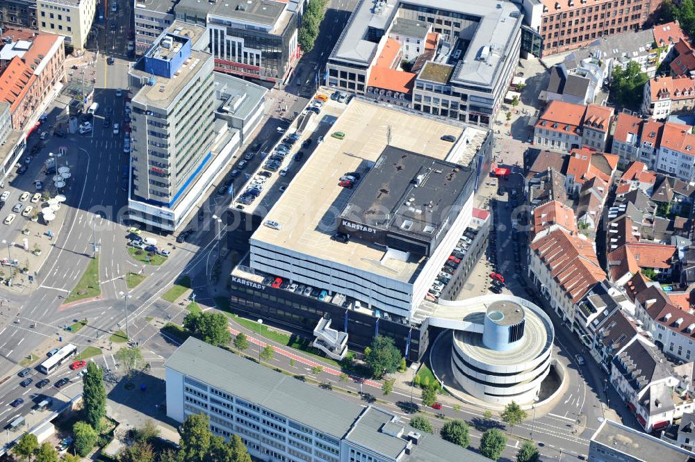 Saarbrücken from above - Filialenkomplex der Warenhauskette Karstadt Warenhaus GmbH mit angeschlossenem öffentlichen Parkhaus an der Bahnhofstraße in Saarbrücken im Saarland. Branches complex of warehousing company Karstadt Warenhaus GmbH with affiliated public parking ramp at Bahnhofstrasse in Saarbrücken in Saarland.