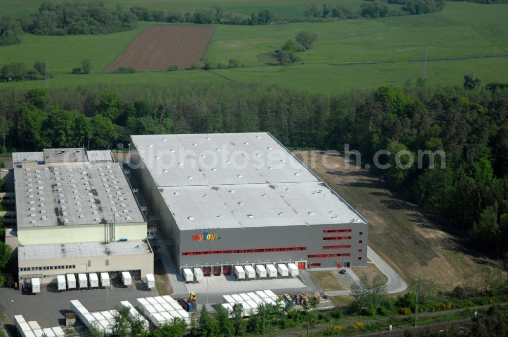 Aerial photograph Langenselbold - Erweiterungsbau Logistiklager My Toys am Warenverteilzentrum Schwab im Gewerbegebiet Langenselbold. Ein Projekt der ECE Projektmanagement G.m.b.H & Co. KG. Annex building of the logistics centre My Toys at the distribution centre Schwab in the business park Langenselbold. A project of ECE Projektmanagement G.m.b.H & Co. KG.