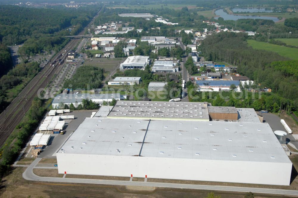 Langenselbold from above - Erweiterungsbau Logistiklager My Toys am Warenverteilzentrum Schwab im Gewerbegebiet Langenselbold. Ein Projekt der ECE Projektmanagement G.m.b.H & Co. KG. Annex building of the logistics centre My Toys at the distribution centre Schwab in the business park Langenselbold. A project of ECE Projektmanagement G.m.b.H & Co. KG.