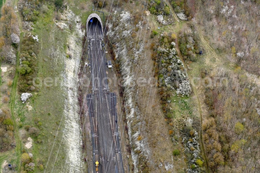 Aerial photograph Jühnde - Maintenance work on a rail track and overhead wiring harness in the route network of the Deutsche Bahn in Juehnde in the state Lower Saxony, Germany