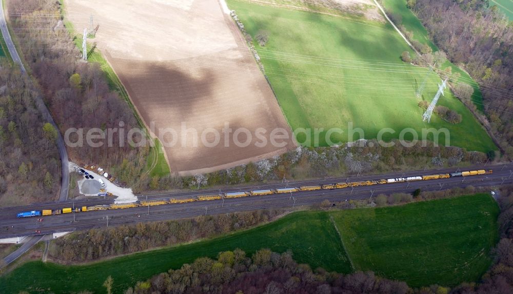 Aerial photograph Jühnde - Maintenance work on a rail track and overhead wiring harness in the route network of the Deutsche Bahn in Juehnde in the state Lower Saxony, Germany