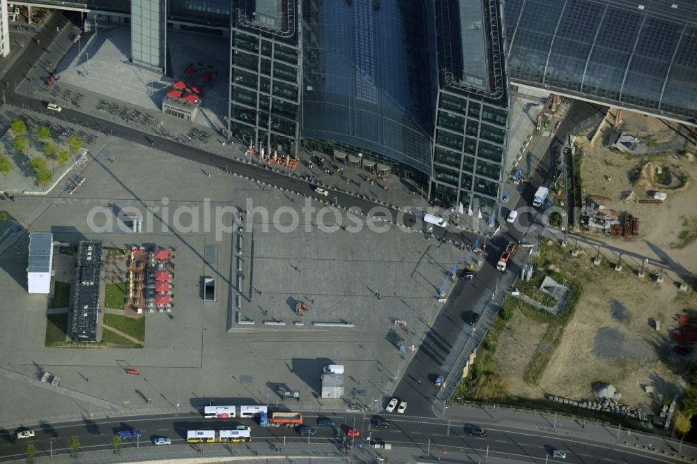 Berlin from the bird's eye view: Washington Square and the main station of the railway in Berlin in Germany. The square and the station are located in the urban development area of Lehrter Stadtquartier where several building projects are undertaken