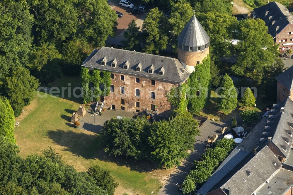 Brüggen from above - Wasserburg Bruggen in the south eastern part of the Lower Rhine community Brüggen in North Rhine-Westphalia. Inside the castle is a museum housed