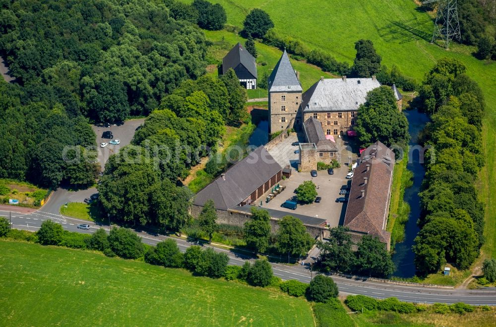 Hattingen from the bird's eye view: Water castle House Kemnade in Hattingen in the state of North Rhine-Westphalia