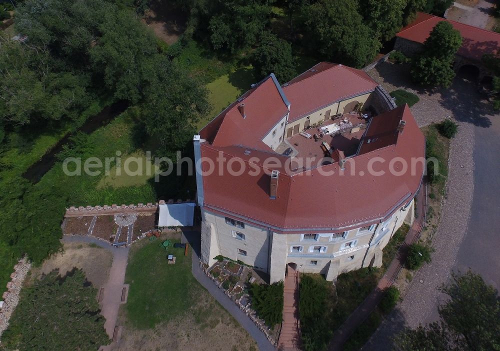 Aerial photograph Roßlau Elbe - Building and castle park systems of water castle in Rosslau Elbe in the state Saxony-Anhalt, Germany