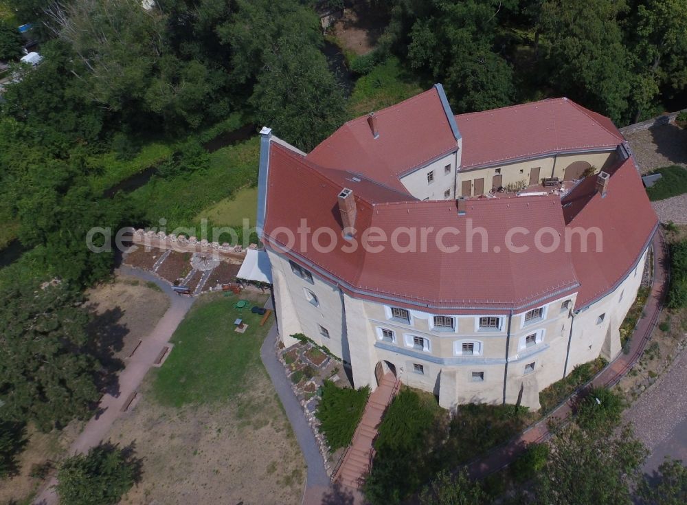 Roßlau Elbe from above - Building and castle park systems of water castle in Rosslau Elbe in the state Saxony-Anhalt, Germany