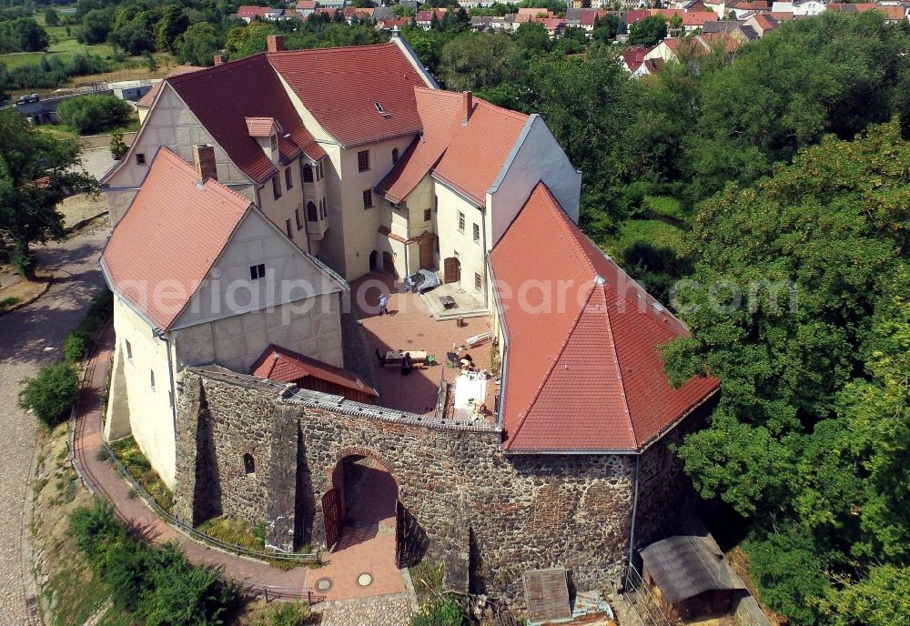 Roßlau Elbe from the bird's eye view: Building and castle park systems of water castle in Rosslau Elbe in the state Saxony-Anhalt, Germany