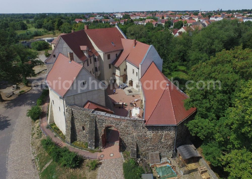 Aerial image Roßlau Elbe - Building and castle park systems of water castle in Rosslau Elbe in the state Saxony-Anhalt, Germany