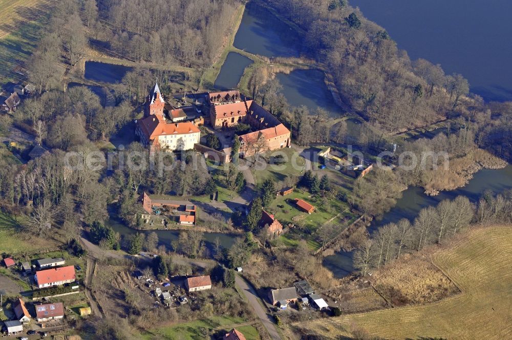 Aerial photograph Plattenburg - Water castle in the fish ponds of the Plattenburg castle in Brandenburg