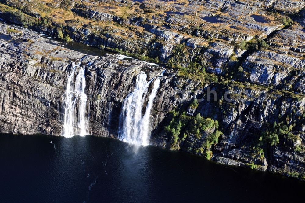 Steinhushaugen from the bird's eye view: View of a cascade at the lake Kvitingsvatnet near Steinhushagen in the province of Hordaland in Norway