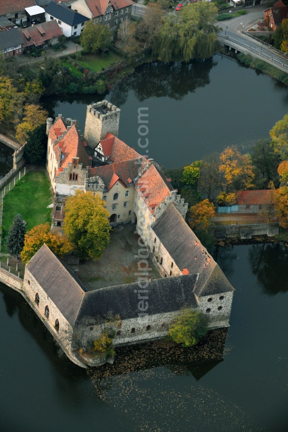 Aerial image Flechtingen - Building and castle park systems of water castle Wasserschloss Flechtingen on Lindenplatz in Flechtingen in the state Saxony-Anhalt, Germany