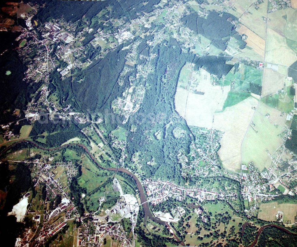 Aerial photograph Bad Muskau - Building and castle park systems of water castle on Schlossstrasse in Fuerst-Pueckler-Park in Bad Muskau in the state Saxony, Germany