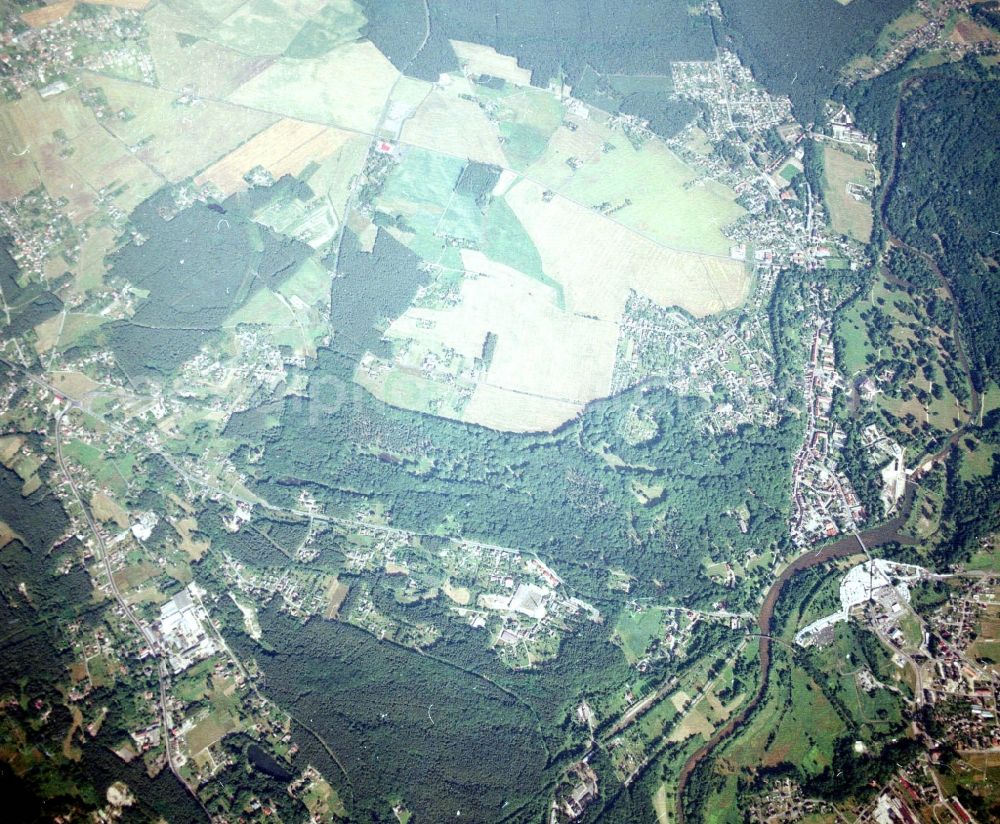 Aerial photograph Bad Muskau - Building and castle park systems of water castle on Schlossstrasse in Fuerst-Pueckler-Park in Bad Muskau in the state Saxony, Germany