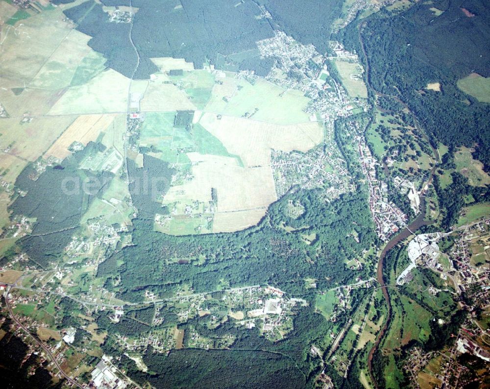 Aerial photograph Bad Muskau - Building and castle park systems of water castle on Schlossstrasse in Fuerst-Pueckler-Park in Bad Muskau in the state Saxony, Germany