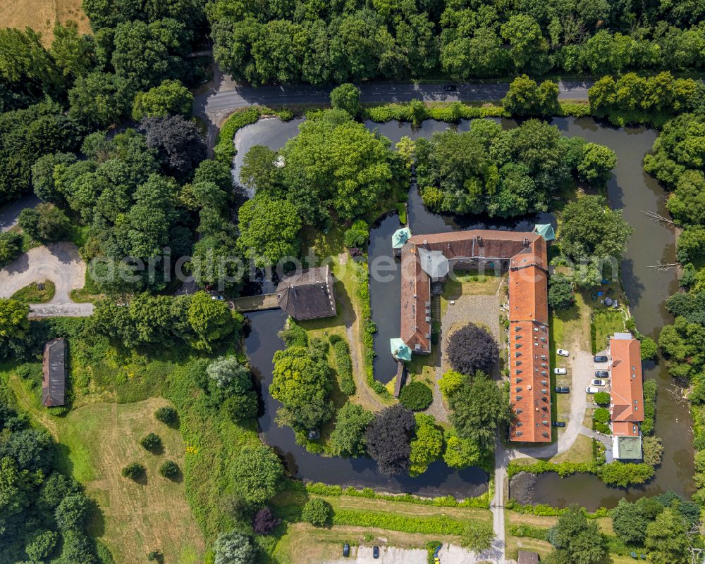 Castrop-Rauxel from above - Building and castle park systems of water castle Bladenhorst on street Westring in the district Bladenhorst in Castrop-Rauxel at Ruhrgebiet in the state North Rhine-Westphalia, Germany