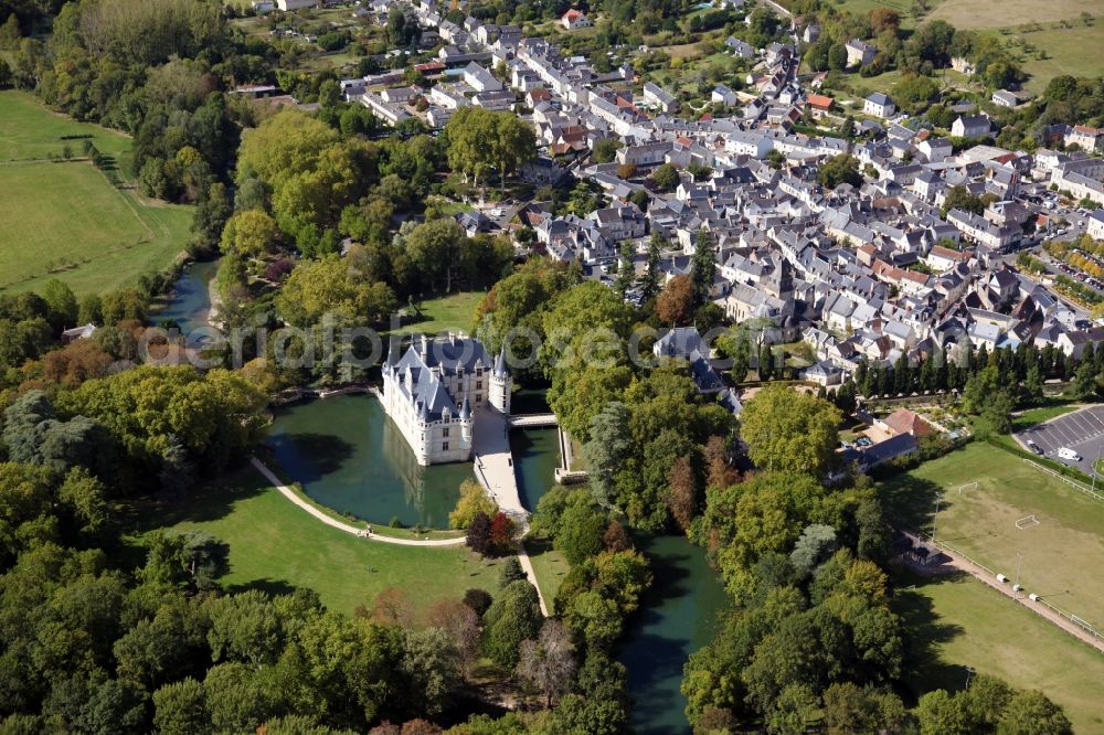 Aerial photograph Azay le Rideau - Building and castle park systems of water castle Chateau Azay le Rideau in Azay le Rideau in Centre-Val de Loire, France. The two-wing Renaissance building is one of the best known and most beautiful castles of the Loire Region, although it is on the river Indre