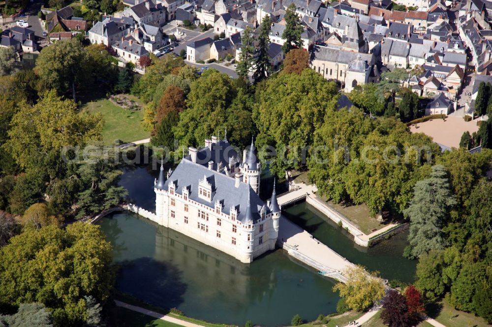 Aerial photograph Azay le Rideau - Building and castle park systems of water castle Chateau Azay le Rideau in Azay le Rideau in Centre-Val de Loire, France. The two-wing Renaissance building is one of the best known and most beautiful castles of the Loire Region, although it is on the river Indre