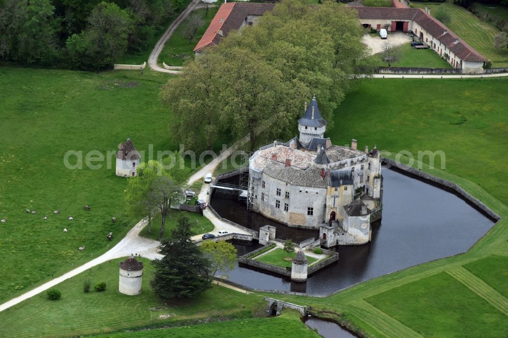 La Brède from the bird's eye view: Building and castle park systems of water castle Château de la Brède on Avenue du Château in La Brède in Aquitaine Limousin Poitou-Charentes, France