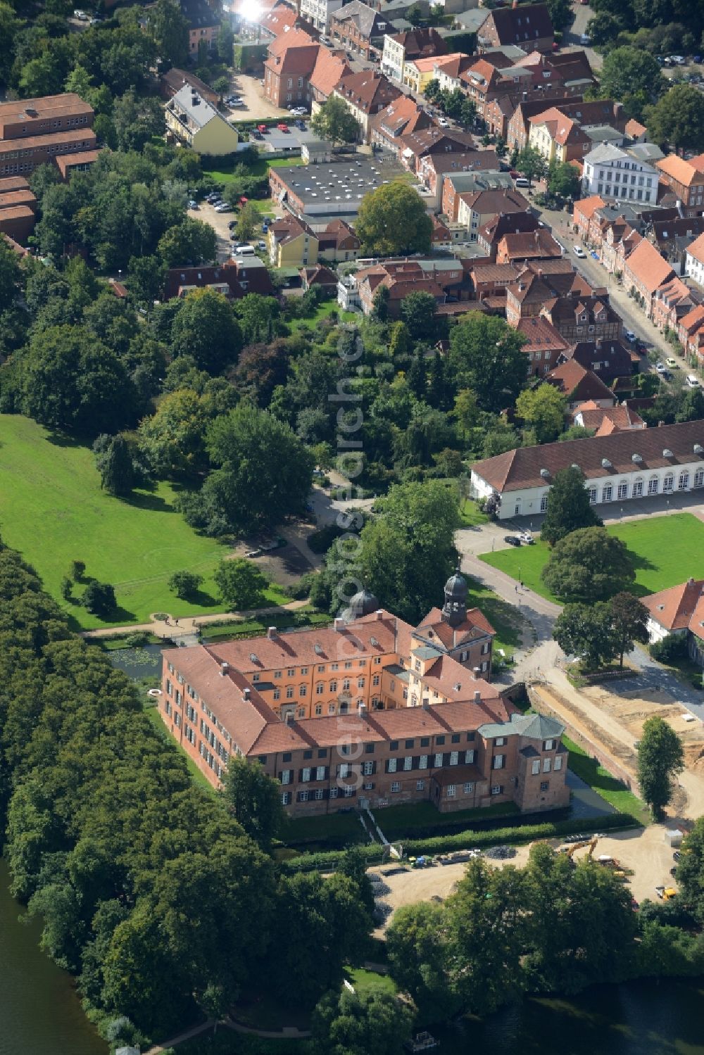 Aerial photograph Eutin - Building and castle park systems of water castle Eutin in Eutin in the state Schleswig-Holstein