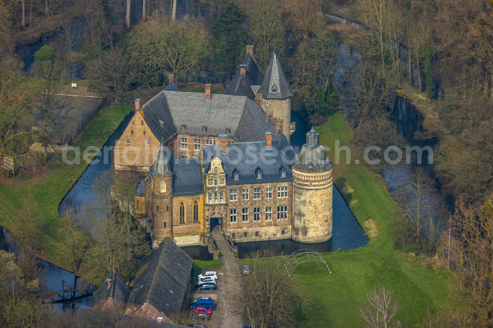 Lippetal from above - Building and castle park systems of water castle Haus Assen in the district Lippborg in Lippetal at Ruhrgebiet in the state North Rhine-Westphalia, Germany
