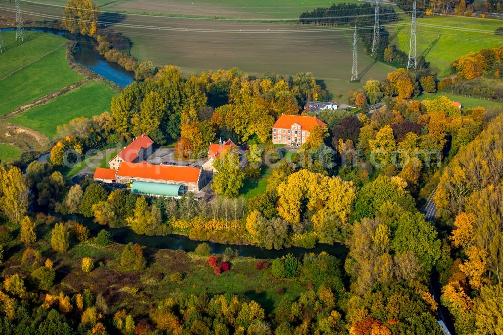 Aerial photograph Hamm - Building and castle park systems of water castle Haus Uentrop on Lippe river in Hamm in the state North Rhine-Westphalia