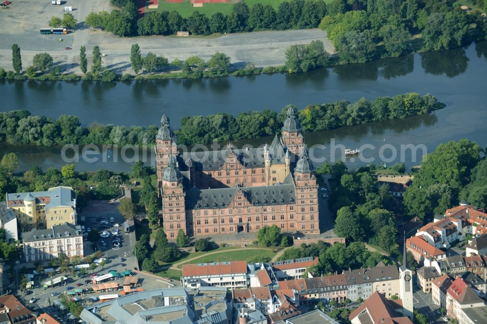 Aschaffenburg from above - Building and castle park systems of water castle Johannisburg in Aschaffenburg in the state Bavaria