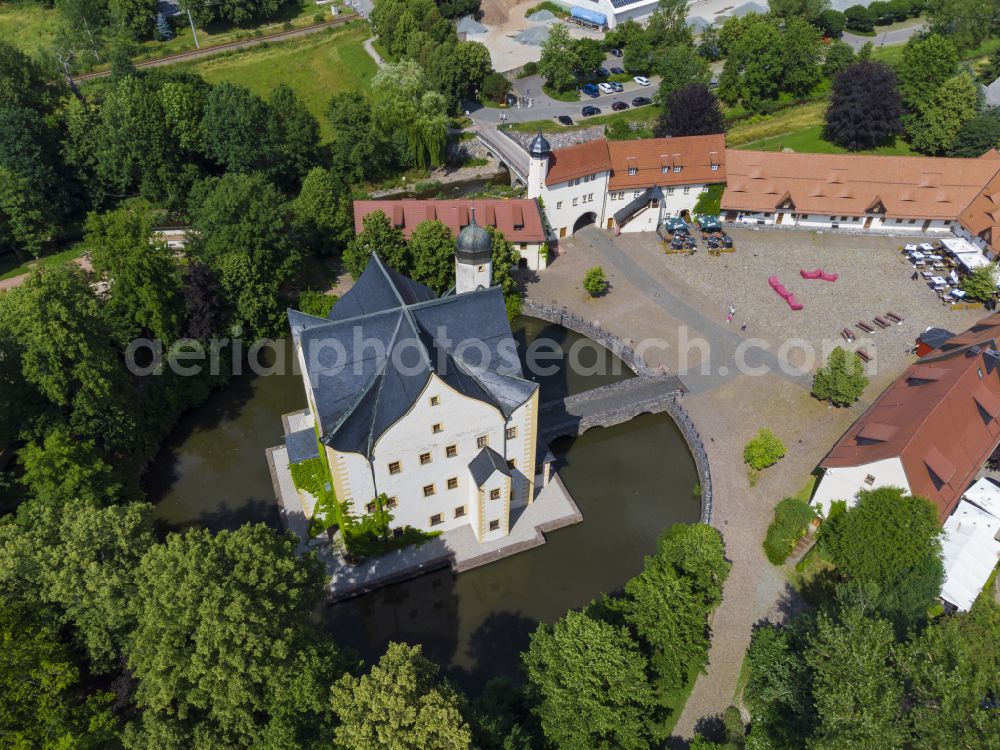 Chemnitz from the bird's eye view: Building and castle park systems of water castle Klaffenbach on street Wasserschlossweg in Chemnitz in the state Saxony, Germany