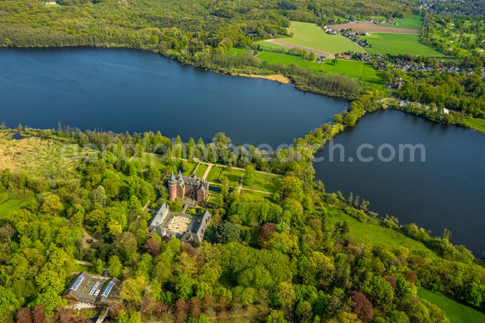 Nettetal from above - Building and castle park systems of water castle Krickenbeck on street Schlossallee in the district Hinsbeck in Nettetal in the state North Rhine-Westphalia, Germany