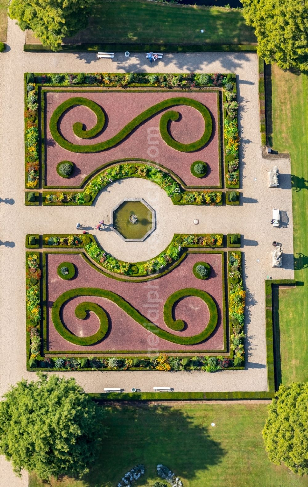 Aerial image Isselburg - Building and castle park systems of water castle Museum Wasserburg Anholt in Isselburg in the state North Rhine-Westphalia