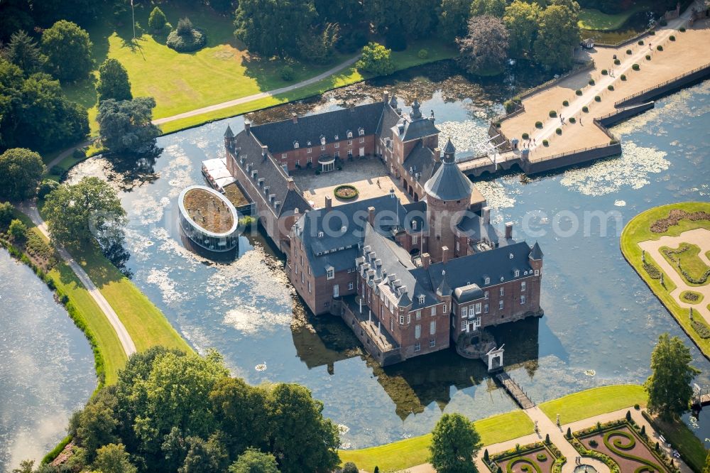 Aerial image Isselburg - Building and castle park systems of water castle Museum Wasserburg Anholt in Isselburg in the state North Rhine-Westphalia