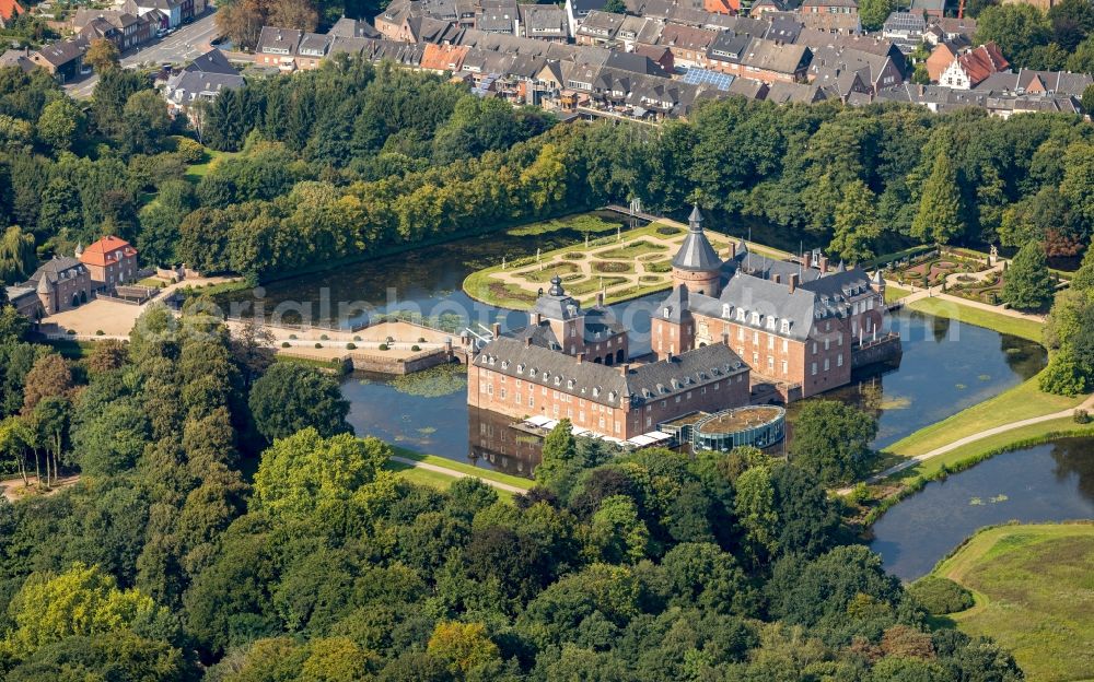 Aerial image Isselburg - Building and castle park systems of water castle Museum Wasserburg Anholt in Isselburg in the state North Rhine-Westphalia