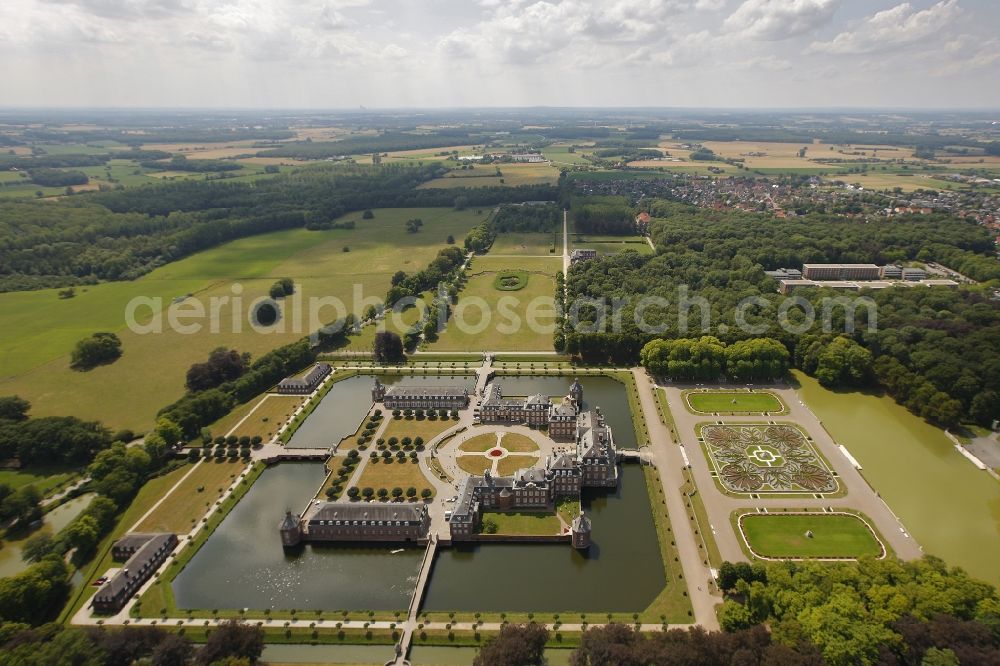 Aerial image Nordkirchen - Building and castle park systems of water castle in Nordkirchen in the state North Rhine-Westphalia, Germany