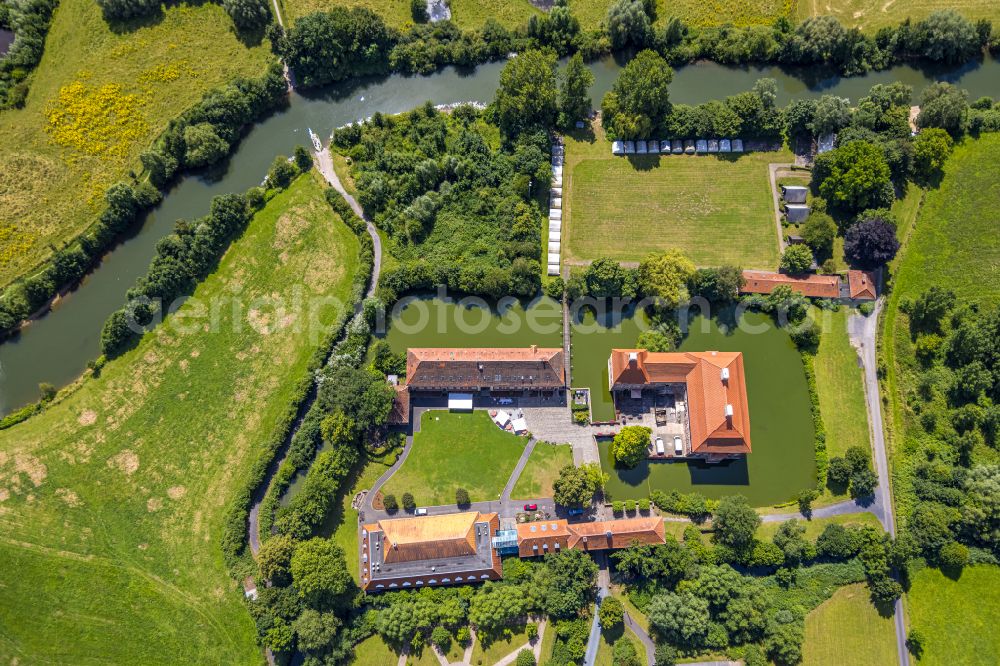 Hamm from the bird's eye view: building and castle park systems of water castle Oberwerries in Hamm in the state North Rhine-Westphalia, Germany