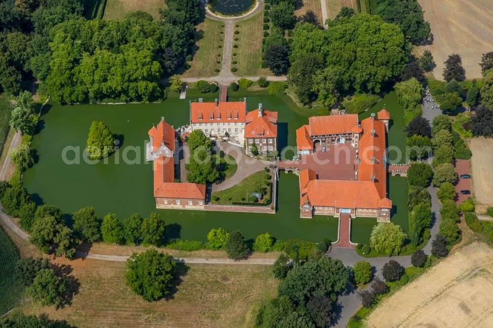 Rinkerode from above - Building and castle park systems of water castle Rittergut Haus Borg in Rinkerode in the state North Rhine-Westphalia, Germany